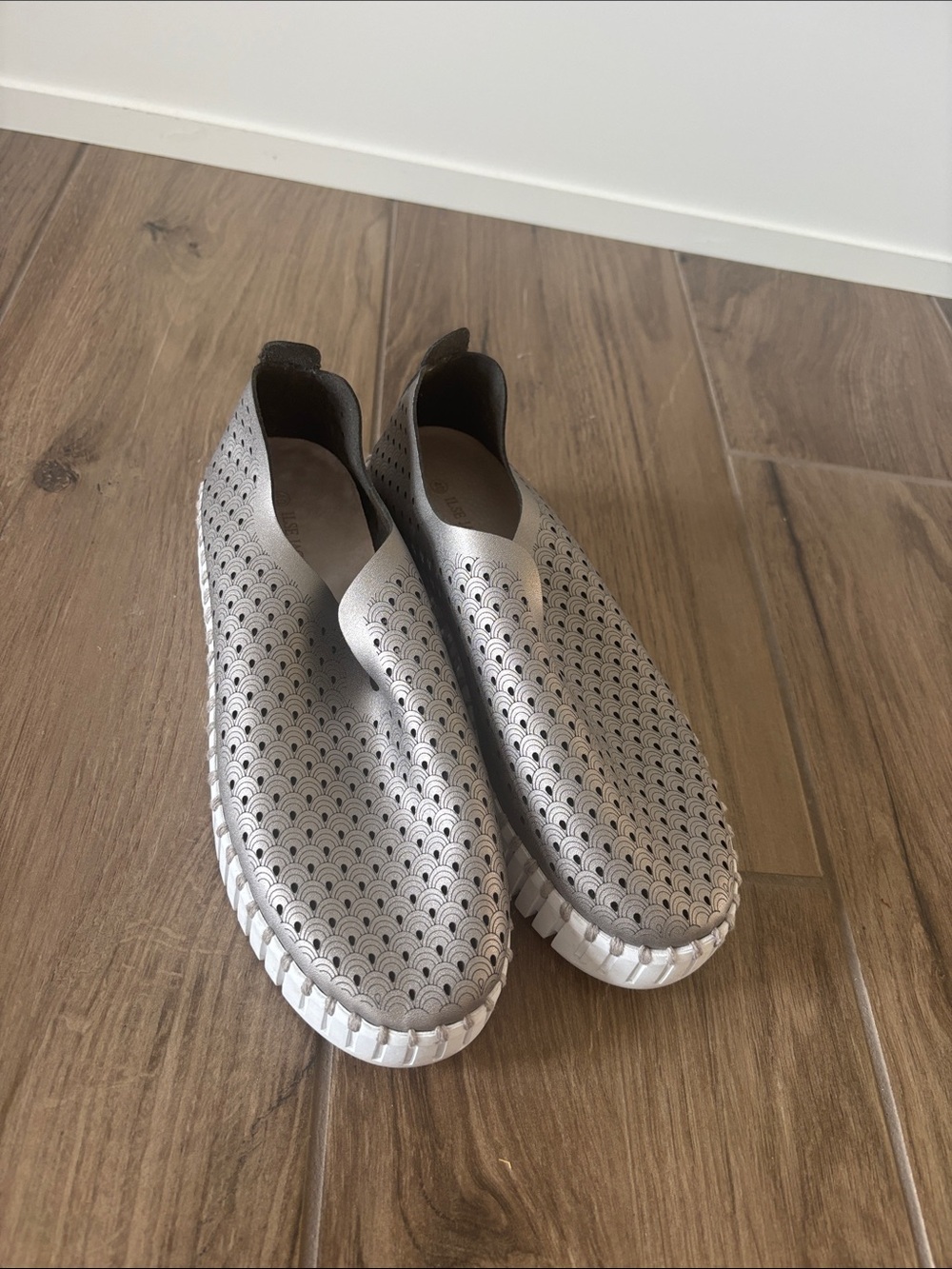 Ilse Jacobsen Silver Perforated Slip-On Loafers